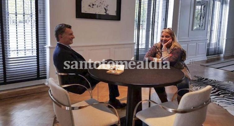Tras anunciar su postulación a la Ciudad, Carrió se reunió a solas con Macri