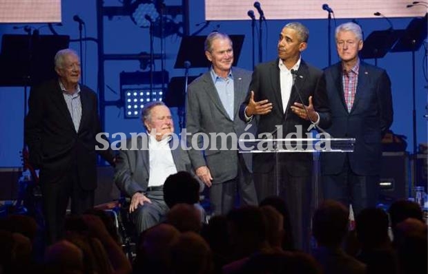 Obama, Clinton, Carter, George H. W. Bush y su hijo George W.