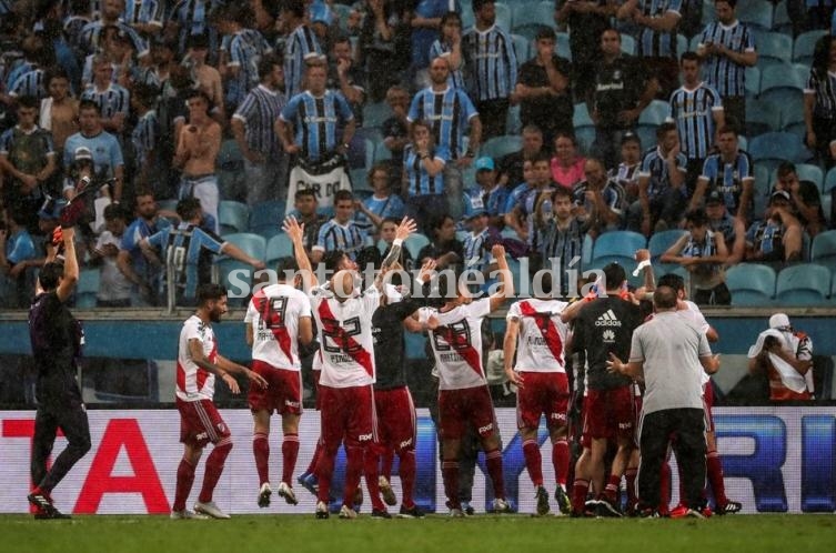 River se llevó la clasificación de Porto Alegre.