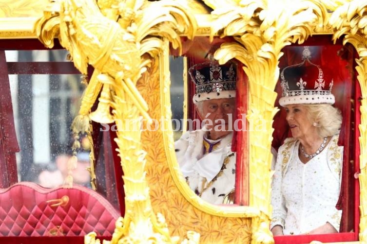 El rey Carlos III y la reina Camilla fueron coronados en una histórica ceremonia