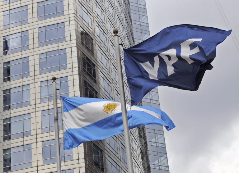 El fallo por la expropiación de YPF lo deberá pagar el Estado argentino.