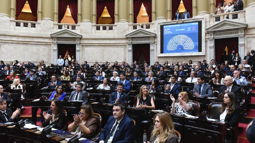 El Ejecutivo prorroga las extraordinarias en medio del debate por la reforma laboral