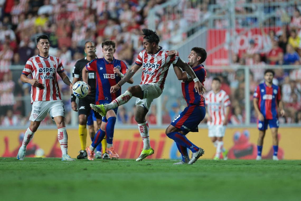 A Unión le faltó eficacia y empató sin goles ante San Lorenzo