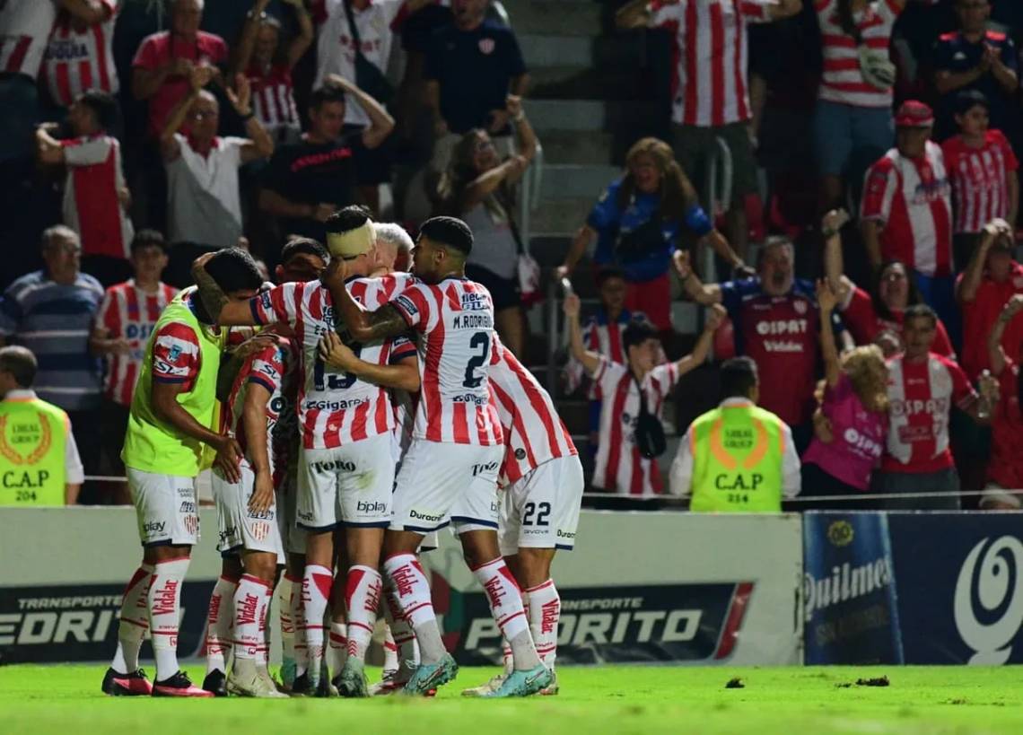 Unión recibe a un Riestra cabizbajo, para volver a festejar ante su gente