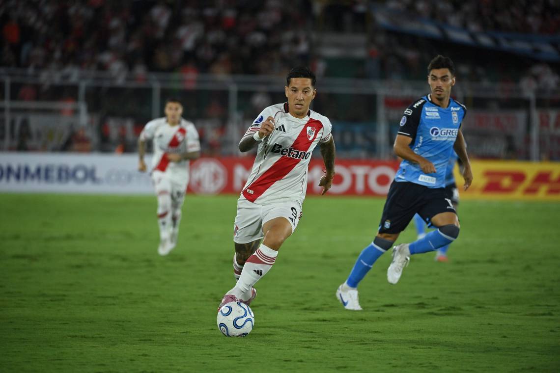River resistió con diez y rescató un empate ante Blooming por la Copa Sudamericana