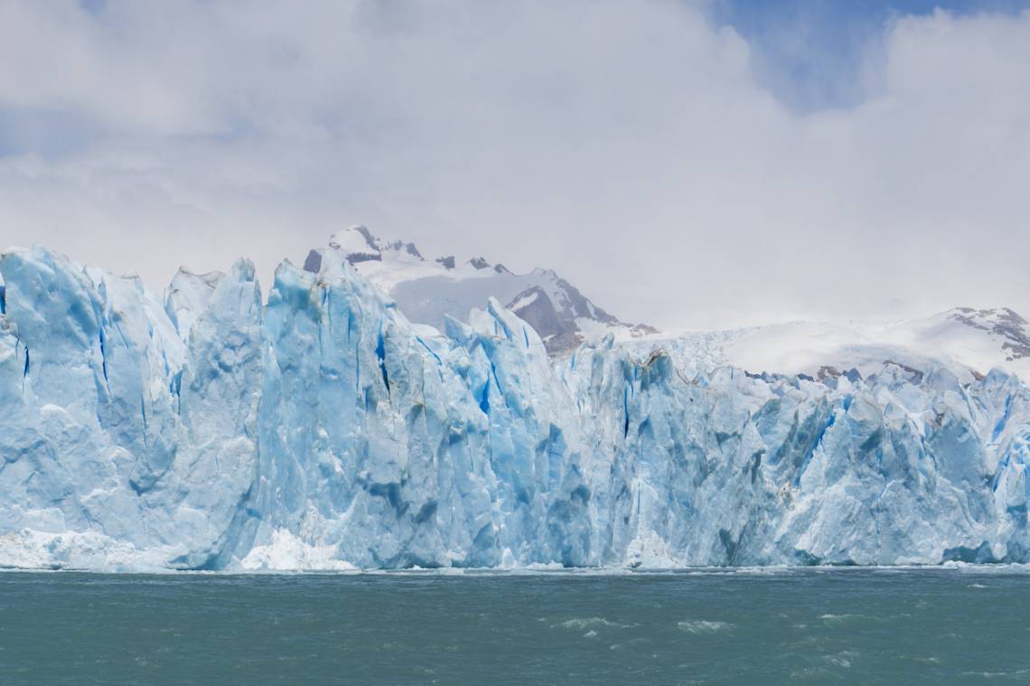 Promulgan la nueva ley de glaciares con un esquema que transfiere competencias a las provincias