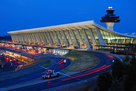 Estados Unidos endurece los controles en aeropuertos por el brote de ébola en África