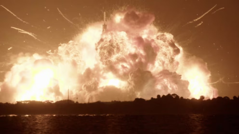 Fuerte explosión de un cohete durante un ensayo en Estados Unidos