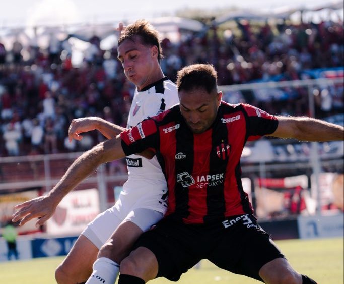 Colón recibe a Patronato con el objetivo de seguir prendido en la lucha de arriba