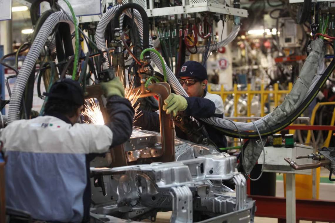 La industria y la construcción registraron fuertes caídas en el mes de julio