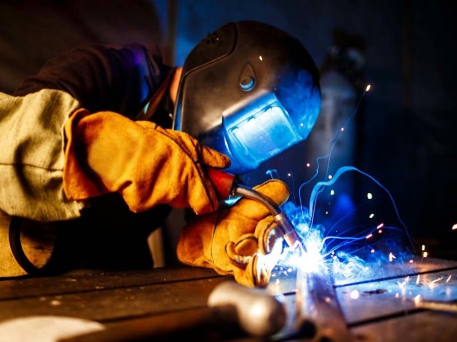 La industria metalúrgica se desplomó 6,1% anual en agosto y opera con apenas el 39,6% de su capacidad