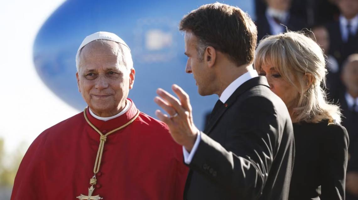 El papa León XIV inició una histórica visita de cuatro días a Francia