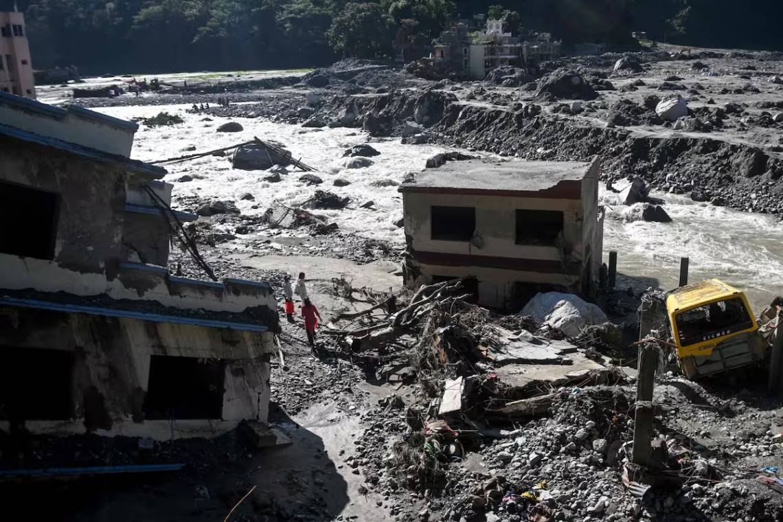 Tragedia en el Himalaya: un alud arrasó un campamento en Nepal y dejó muertos y desaparecidos