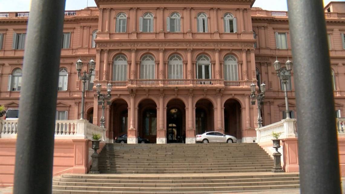 El Gobierno lanzó un plan de retiro voluntario y apunta a reducir la planta estatal