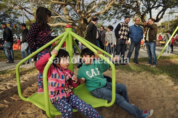 El Parque Federal cuenta con nuevos juegos para los chicos. (Foto: Municipalidad de Santa Fe)