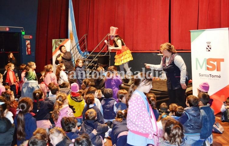Más de 2000 niños disfrutaron del Festival “Santoto Títeres”