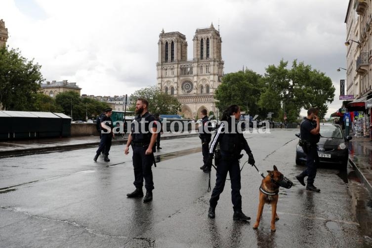 El agresor de Notre Dame gritó 