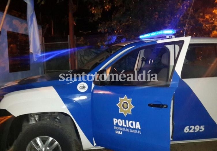 Pelea callejera: trasladados a la comisaría por agredir a agentes polciales