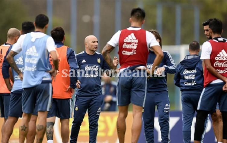 La Selección entrenó a puertas cerradas antes de viajar a Ecuador