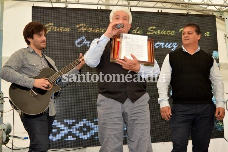 Sauce Viejo homenajeó a Orlando Vera Cruz 