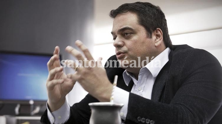 El Gobierno y la CGT avanzan en un acuerdo por el blanqueo laboral y las obras sociales