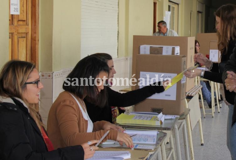 14 candidatos para la intendencia de Santo Tomé