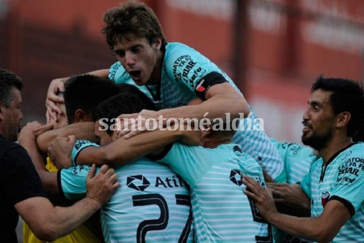 Colón se impuso en una cancha que habitualmente le es esquiva. 