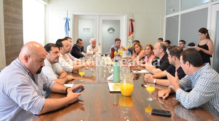 La empresa se comprometió a no suspender a los trabajadores del sector. (foto: Prensa Concejo Municipal de Santa Fe)