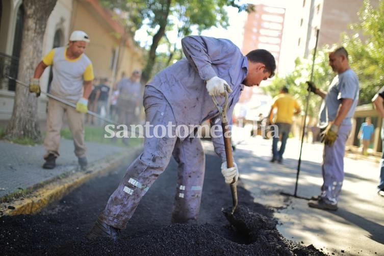 Continúan las tareas de bacheo en distintos puntos de la ciudad de Santa Fe