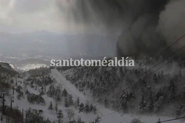 Japón: un muerto y al menos 12 heridos por la erupción de un volcán