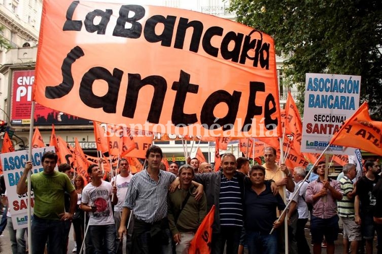 Bancarios prevén más paros después de la medida del viernes
