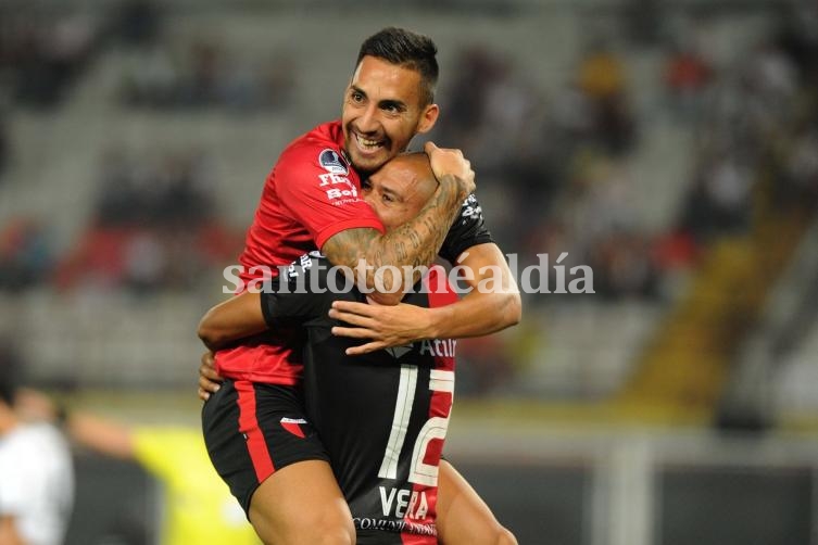 Colón pisó fuerte en Venezuela: 2-0 a Zamora