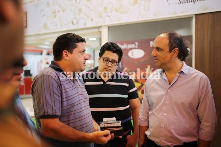 Santa Fe: Buscan incorporar tecnología a taxis y remises