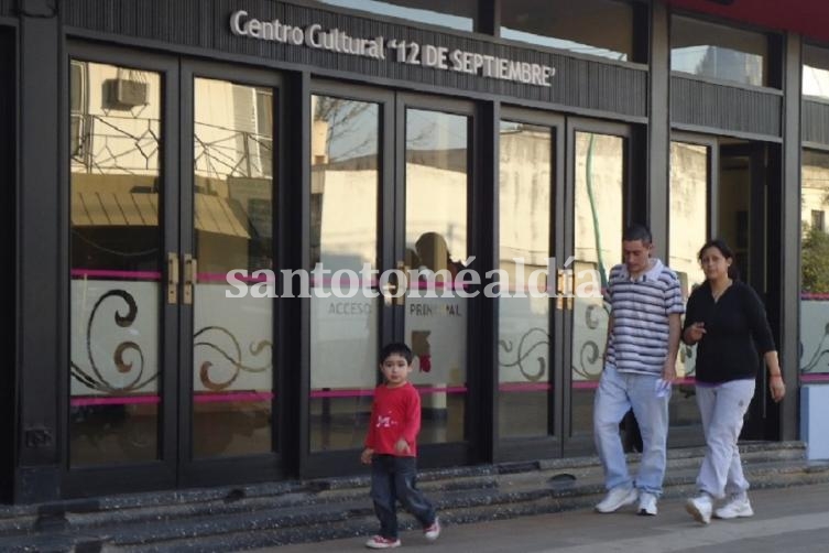 Inauguran una muestra de pintura en el hall del Centro Cultural