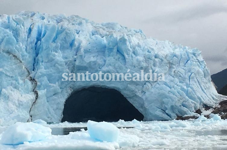 La cueva que se armó en el Brazo Rico, donde se registraron las primeras filtraciones. (Foto: Parque Nacional Los Glaciares)