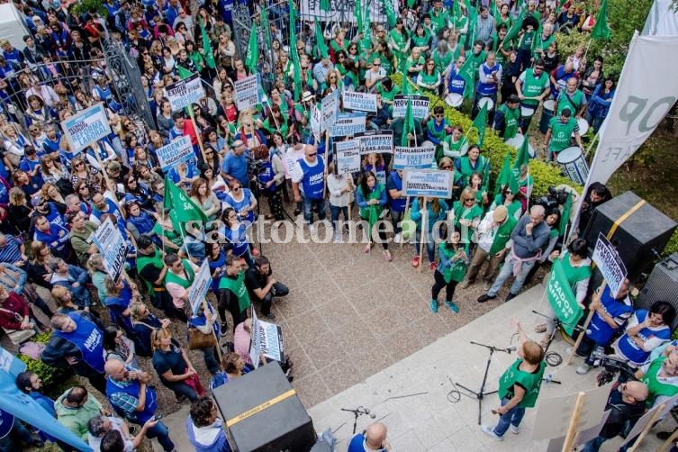El gobierno pagará el 18 % por decreto a todos los agentes