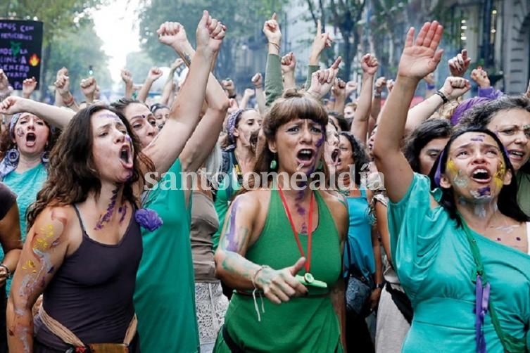 Con marchas y más de 30 expositores, arranca el debate sobre el aborto