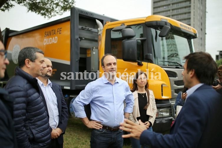 Santa Fe sumó nuevo equipamiento para la limpieza de calles