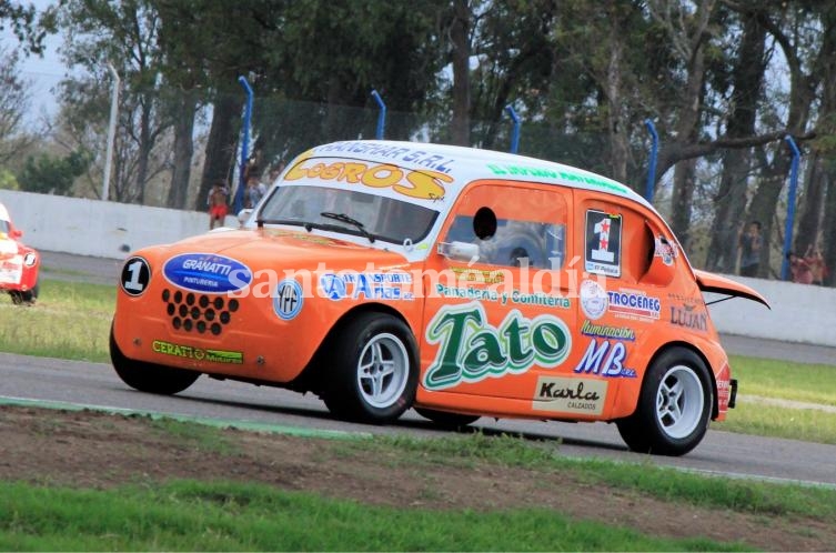 El Fiat 600 de Gonzalo Lazzarotto hizo punta en Rafaela.