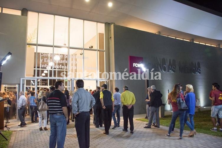 Inauguración del nuevo edificio de la Facultad de Ciencias Médicas.