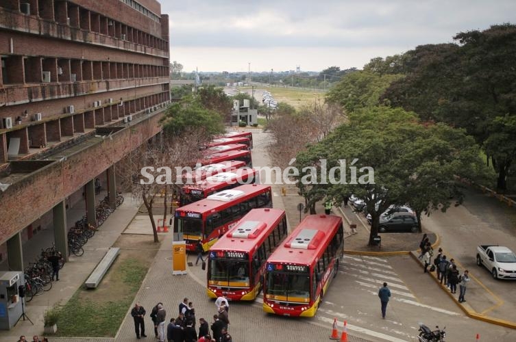 Santa Fe: Renovaron la flota de la Línea 9 de colectivos