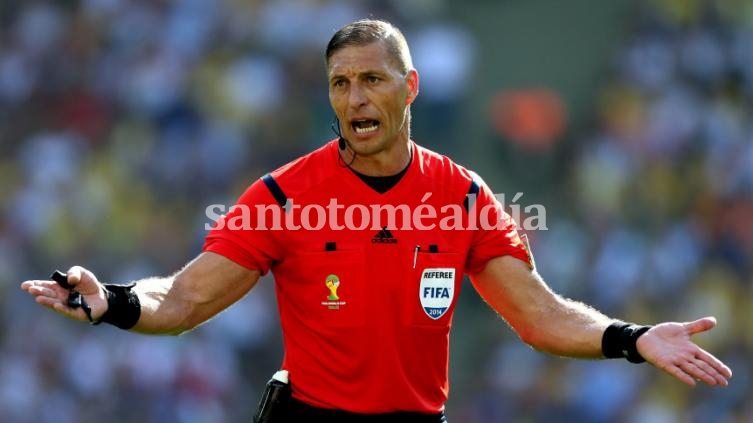 Néstor Pitana dirigirá la final de la Copa Superliga