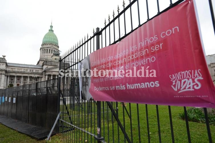 Aborto: las organizaciones armaron desde temprano su vigilia