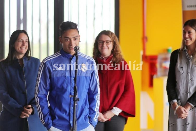 Escuelas de Trabajo: 400 jóvenes recibieron sus certificados