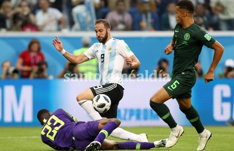 Higuaín no pudo ampliar el resultado, cuando ganábamos 1-0.