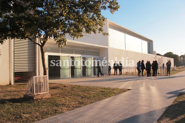 La Escuela 614 ya cuenta con su moderno edificio.
