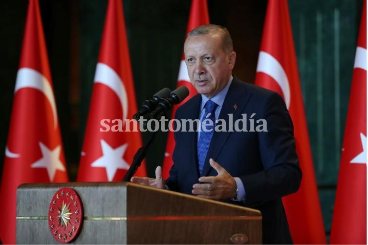 Turquía anuncia medidas para frenar el desplome de su moneda