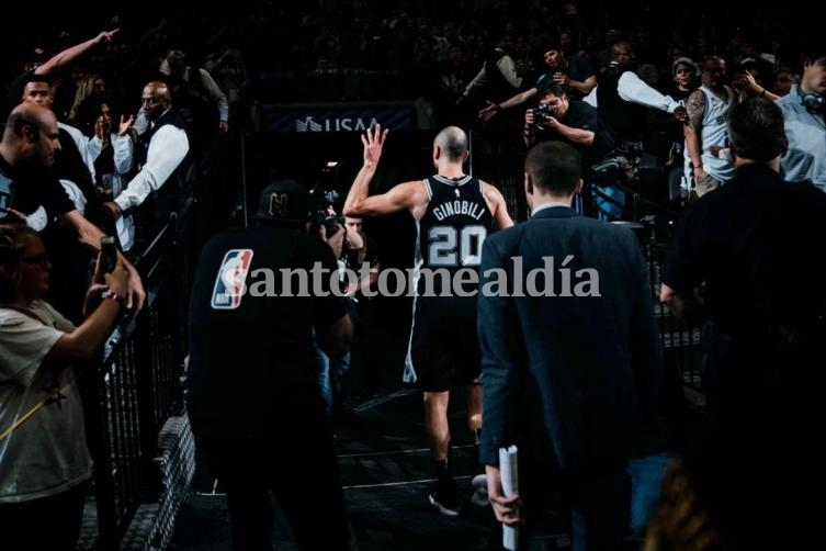 La imagen que eligió Manu Ginóbili para anunciar su retiro en las redes sociales.