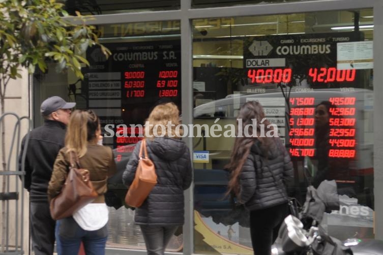 En el debut de las bandas cambiarias, el dólar cerró a $40,75