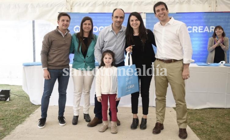 Santa Fe: Entregaron los primeros departamentos de las torres Procrear del Parque Federal